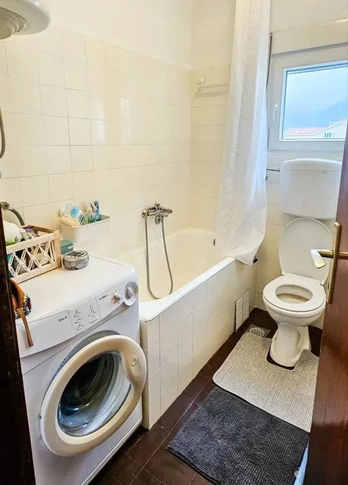 Rent, studio apartment, 40m², Dobrota, Kotor