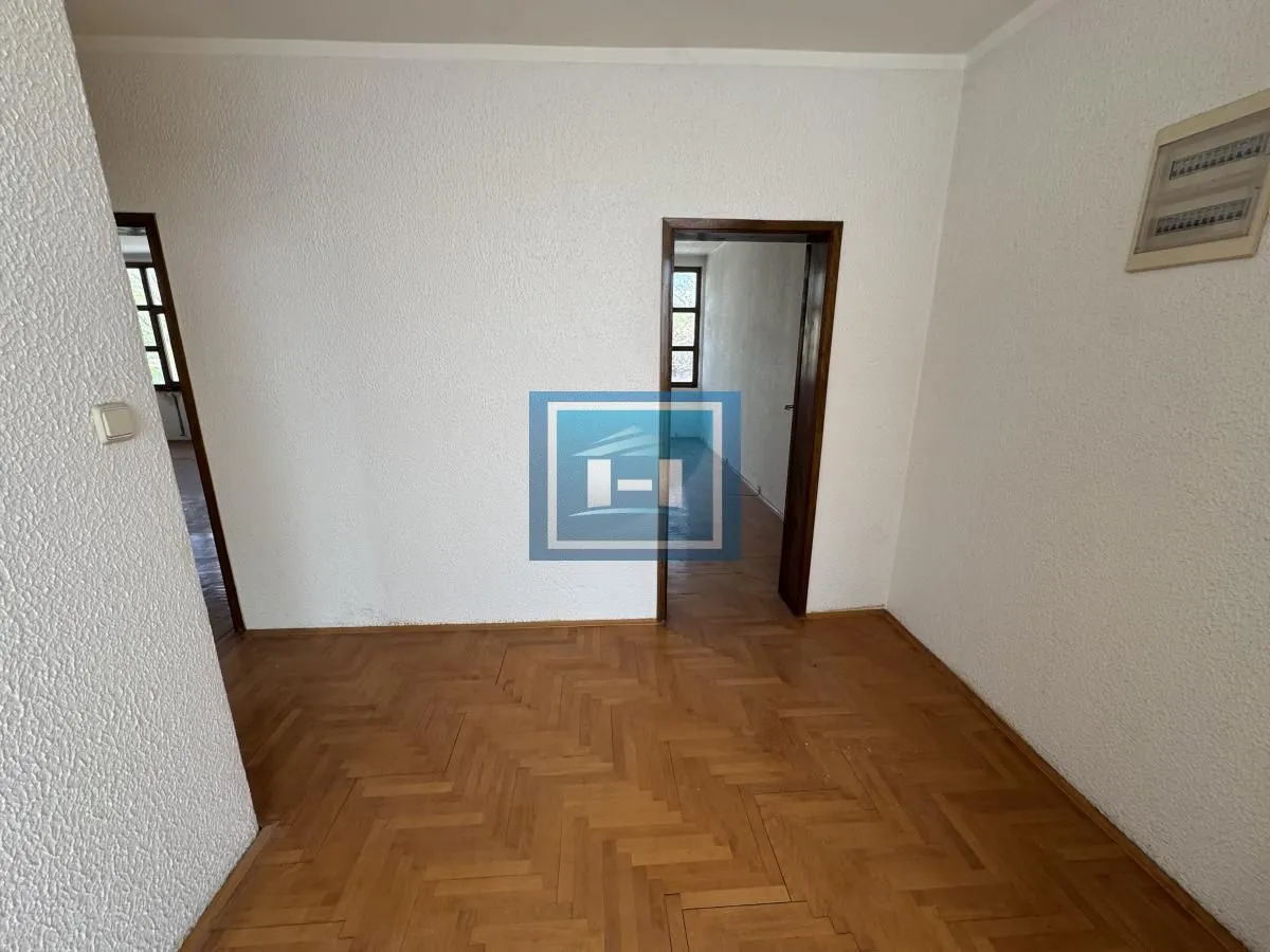 Sale, office space, 885m², Ćuprija, Srbija
