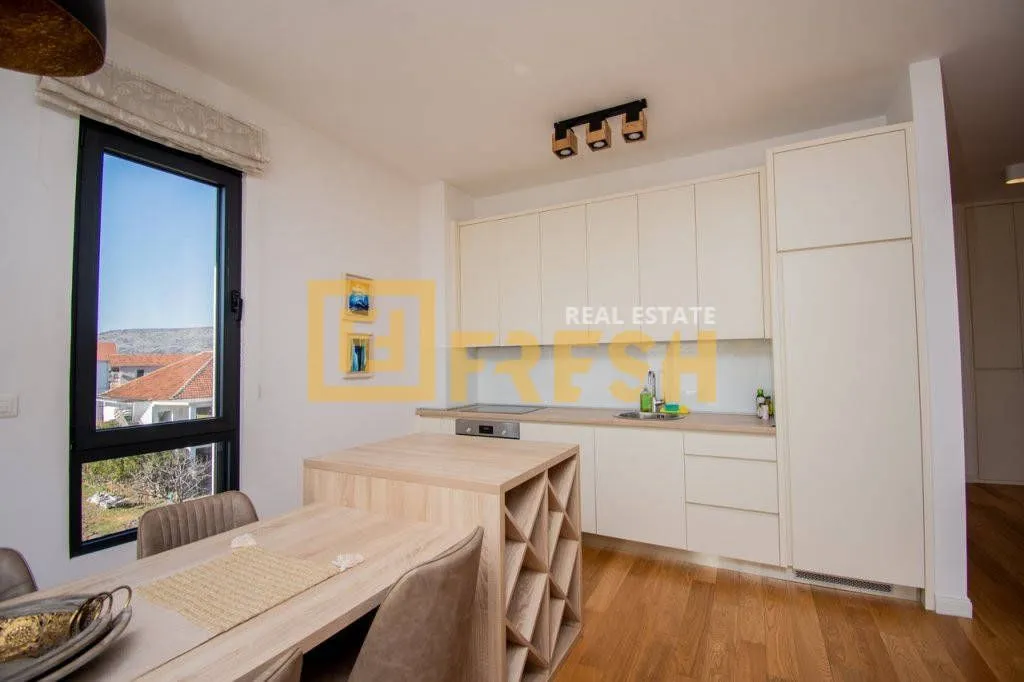 Izdavanje, trosoban stan, 95m², City Kvart, Podgorica