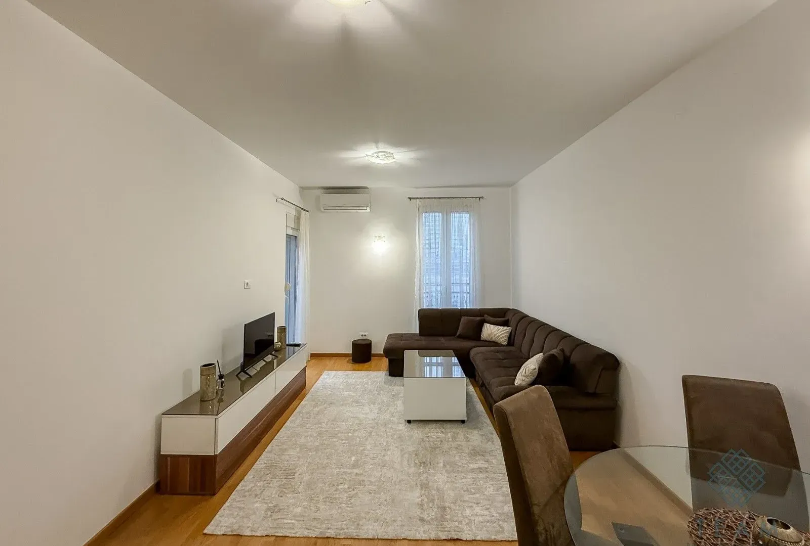 Izdavanje, jednosoban stan, 50m², Stari Aerodrom, Podgorica