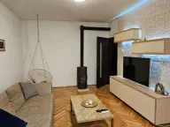 Izdavanje, dvosoban stan, 74m2, Blok 6, Podgorica