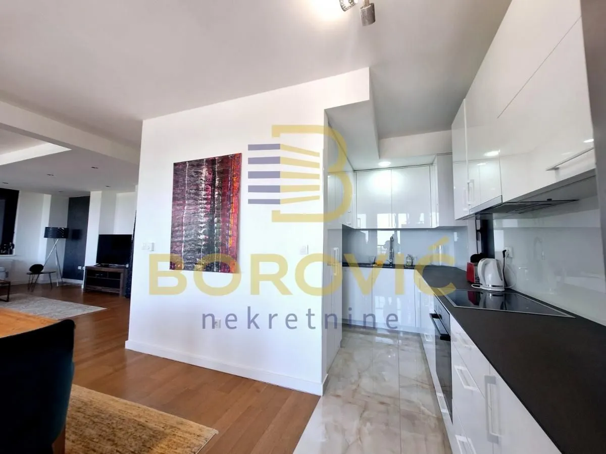 Prodaja, četvorosoban stan, 106m², Zemun Sve Podlokacije, Beograd
