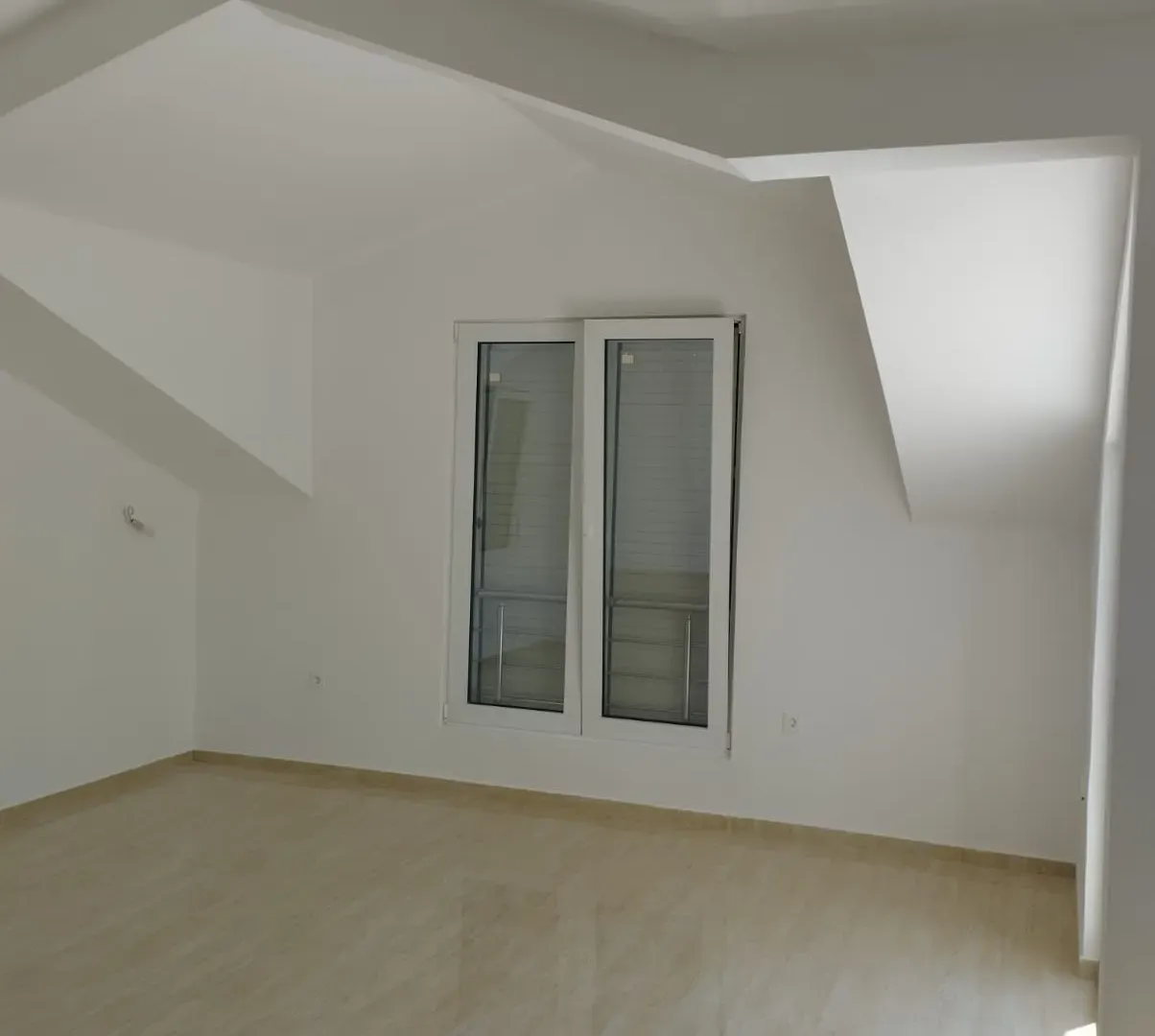 Prodaja, dvosoban stan, 74m², Baošići, Herceg Novi