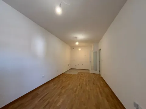 Sale, two bedroom apartment, 66m², Stari Aerodrom, Podgorica - image 3