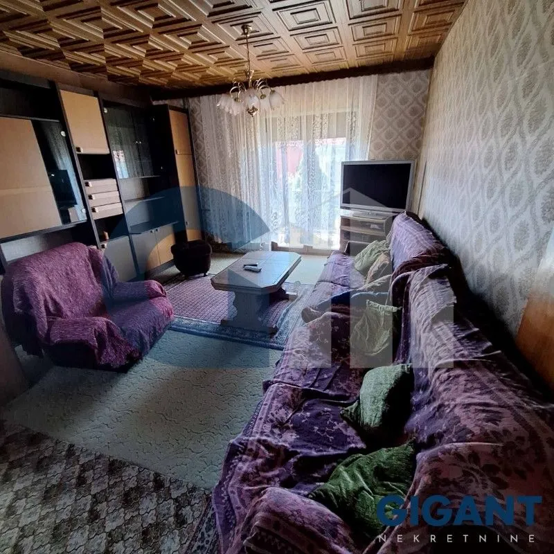 Izdavanje, kuća, 360m², Centar, Stara Pazova