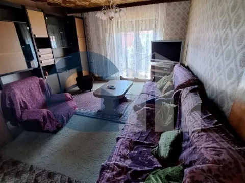Izdavanje, kuća, 360m2, Centar, Stara Pazova Izdavanje, kuća, 360m2, Centar, Stara Pazova