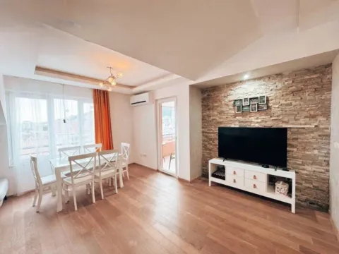 Prodaja, trosoban stan, 85m², Rozino, Budva