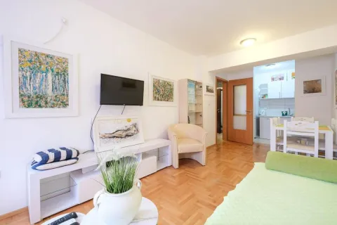 Sale, one bedroom apartment, 44m², Centar, Budva - image 9