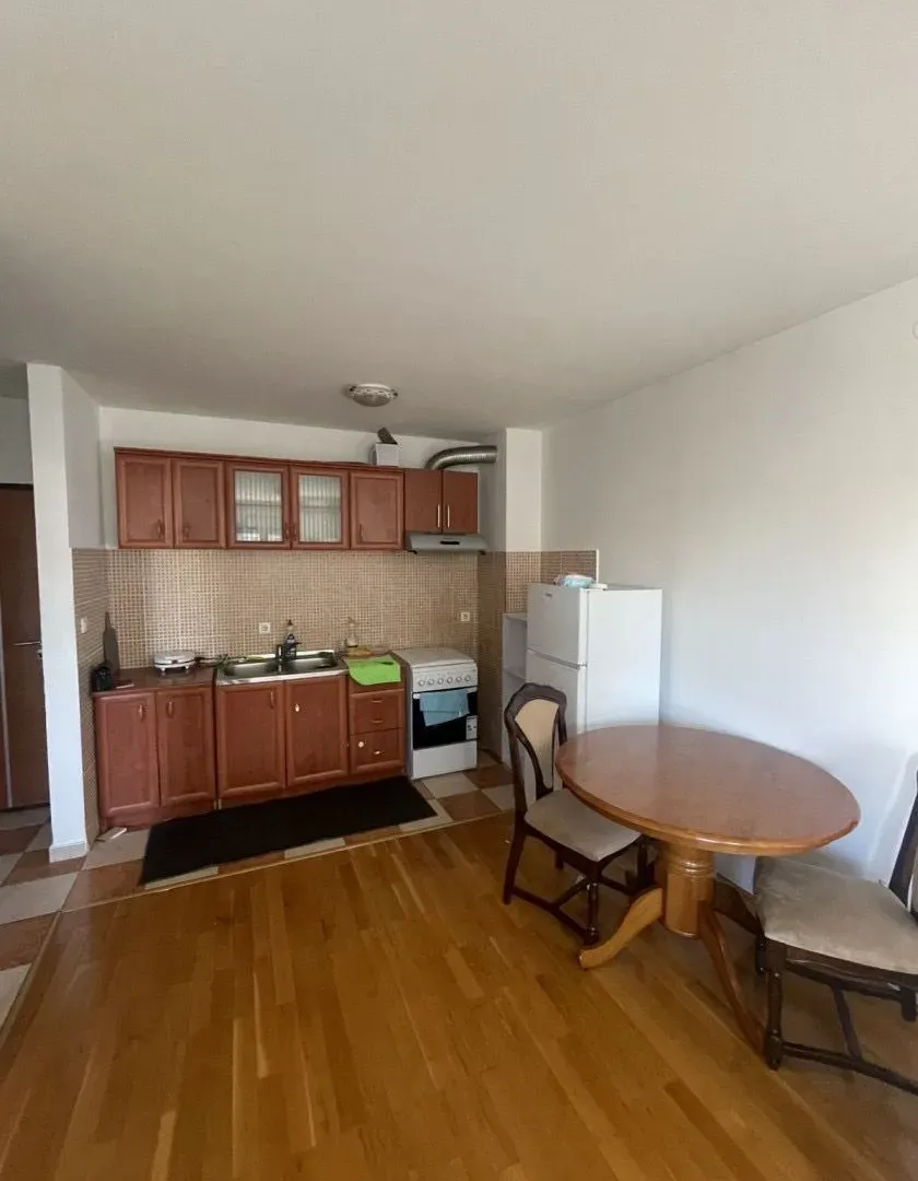 Rent, one bedroom apartment, 40m², Krivi Most, Podgorica