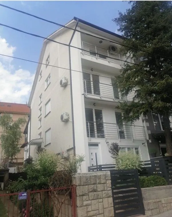 Sale, house, 330m², Centar Sve Podlokacije, Beograd