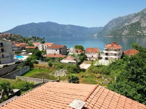 Sale, house, 200m², Risan, Kotor - image 1