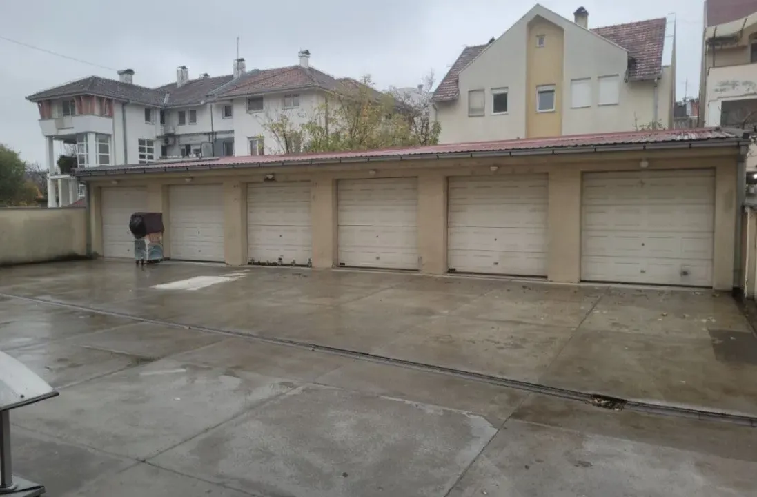 Sale, parking/garage, 15m², Grbavica, Novi Sad Sve Podlokacije