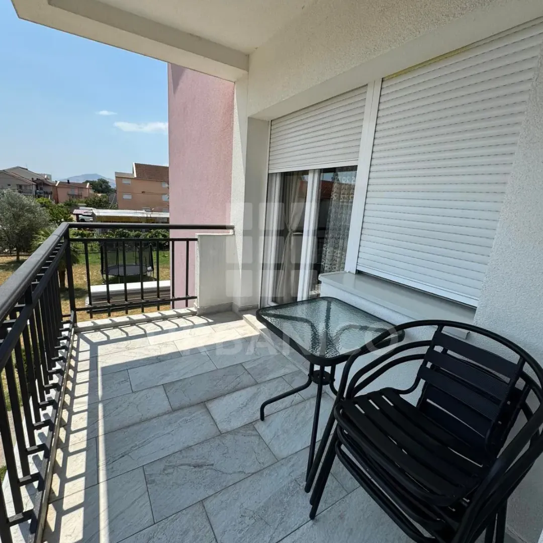 Izdavanje, dvosoban stan, 75m², Gornja Gorica, Podgorica
