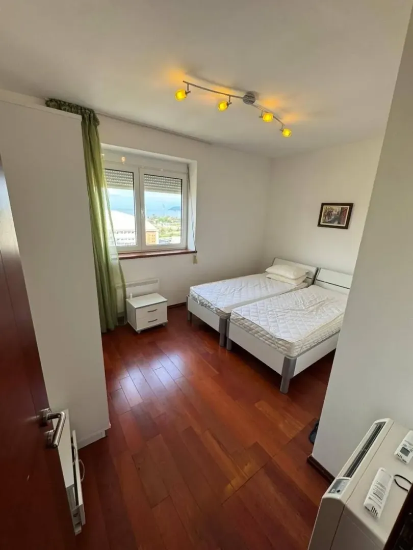 Prodaja, dvosoban stan, 100m², Centar, Bar