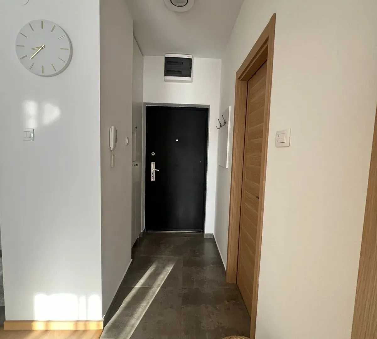 Rent, one bedroom apartment, 43m², Pobrežje, Podgorica