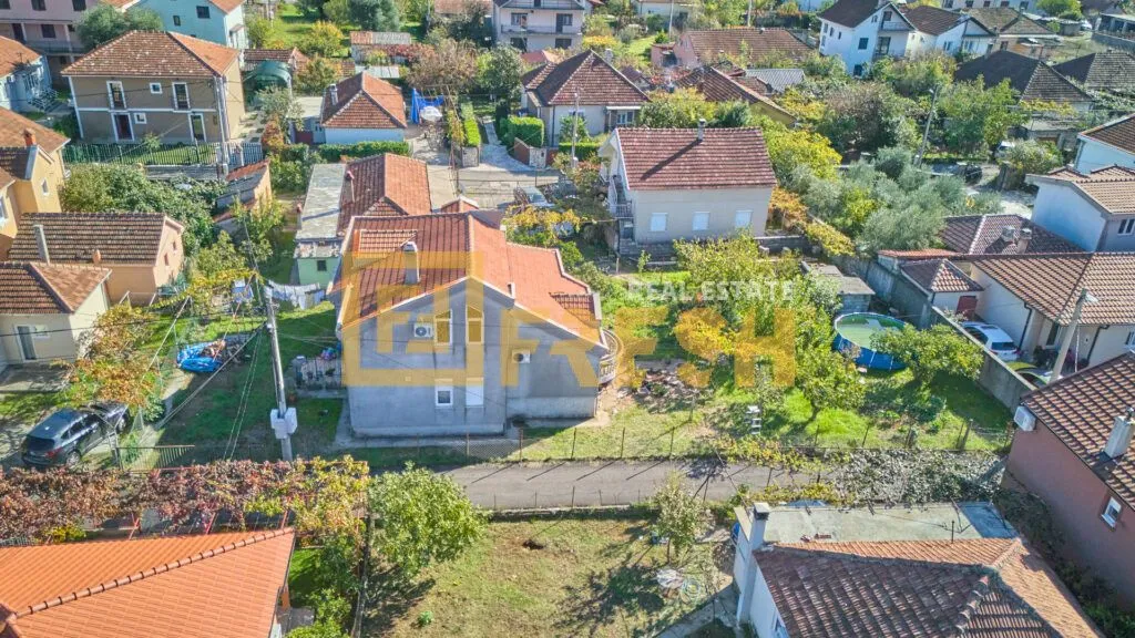 Prodaja, plac, 340m², Tološi, Podgorica