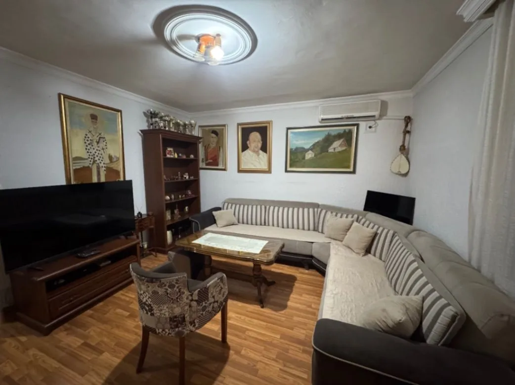 Izdavanje, kuća, 110m², Konik, Podgorica