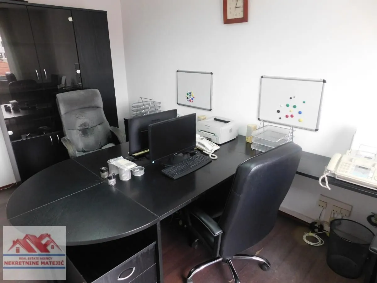 Rent, office space, 74m², Centar, Kragujevac