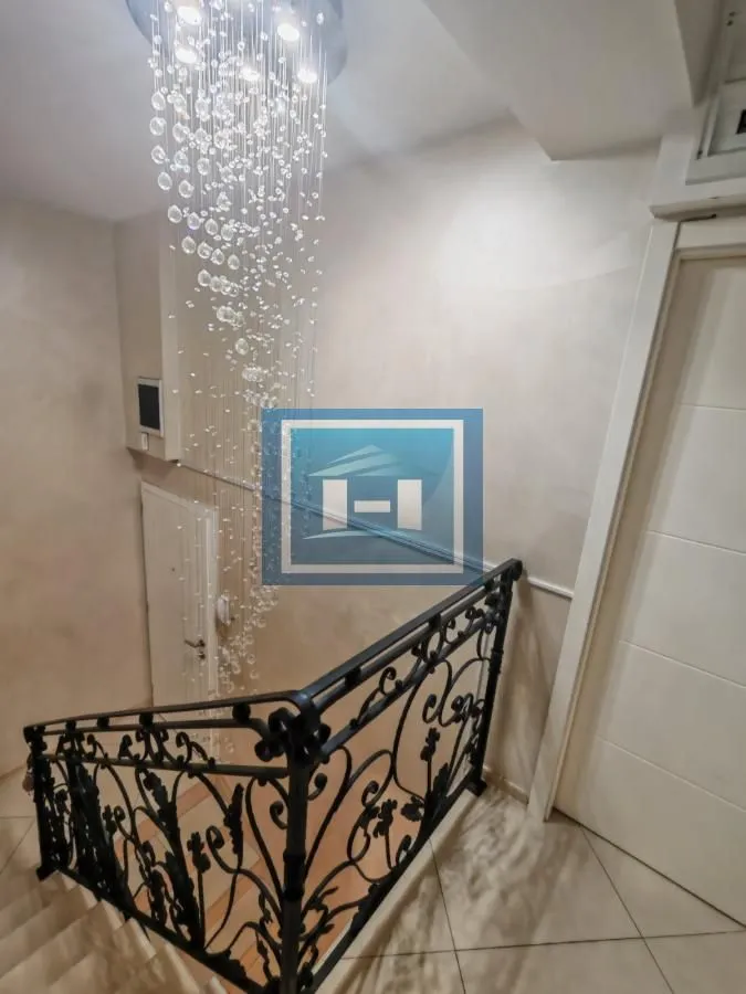 Prodaja, stan, 180m², Centar, Paraćin