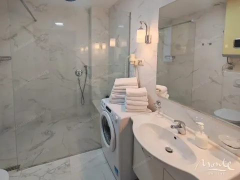 Sale, two bedroom apartment, 83m², Bečići, Budva - image 15