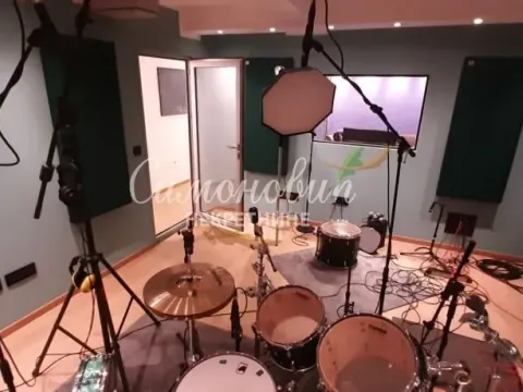 Izdavanje, poslovni prostor, 93m², Čukarica, Beograd - image 14