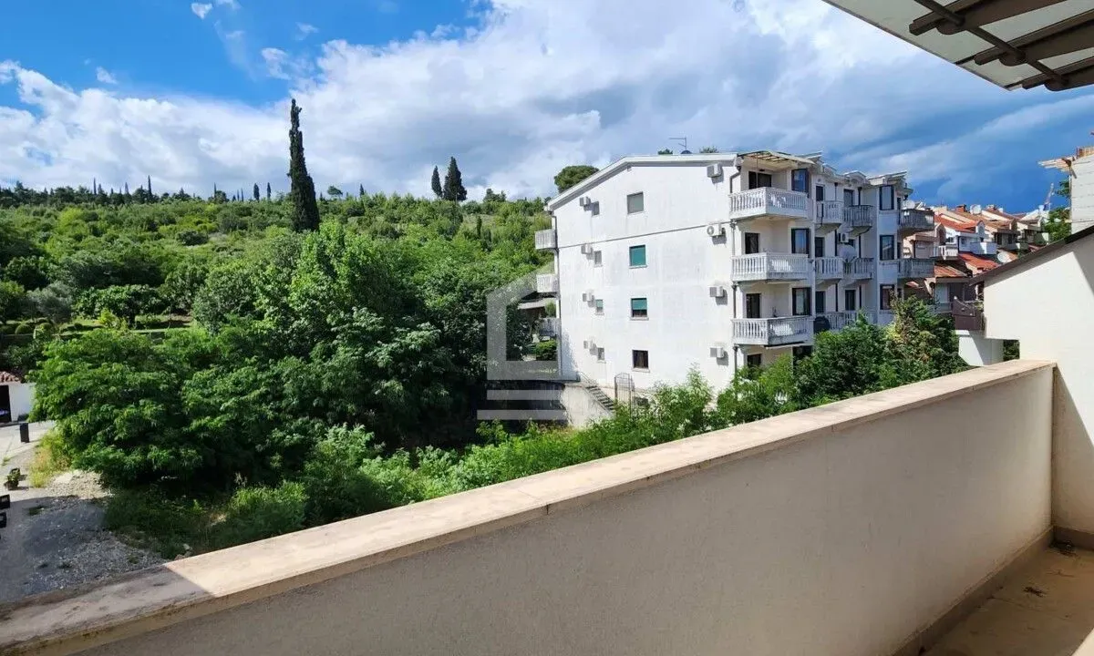 Prodaja, četvorosoban stan, 164m², Gorica C, Podgorica