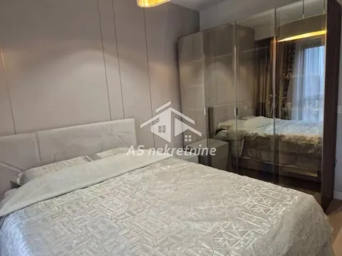 Izdavanje, trosoban stan, 76m², Savski Venac, Beograd - image 8