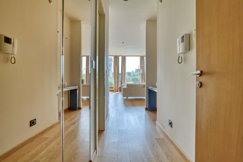 Izdavanje, dvosoban stan, 120m², Kod Capital Plaze, Podgorica - image 18