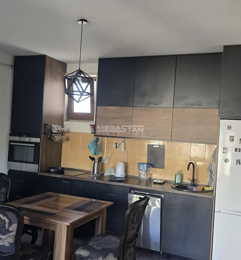 Rent, three bedroom apartment, 68m², Čubura, Beograd