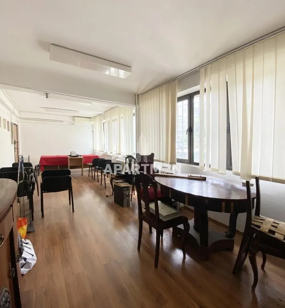 Sale, office space, 535m², Čukarica, Beograd