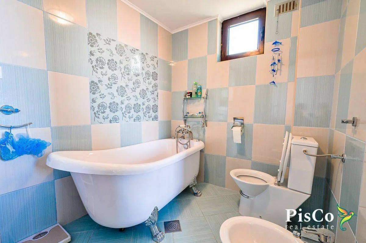 Prodaja, kuća, 130m², Tivat, Crna Gora
