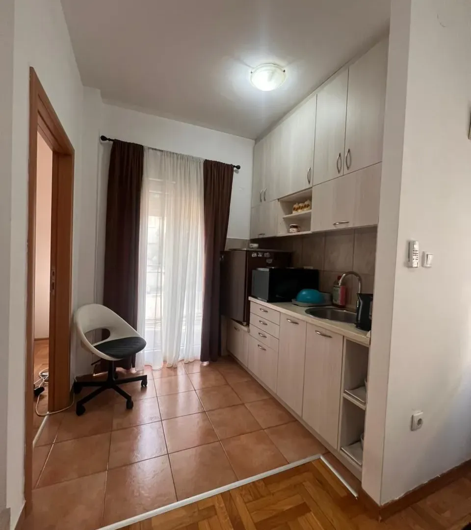 Rent, one bedroom apartment, 30m², Krivi Most, Podgorica