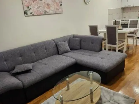 Izdavanje, trosoban stan, 55m², Đeram Pijaca, Beograd - image 3