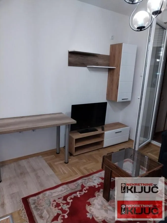 Rent, studio apartment, 22m², Bulevar Oslobodjenja, Novi Sad Sve Podlokacije