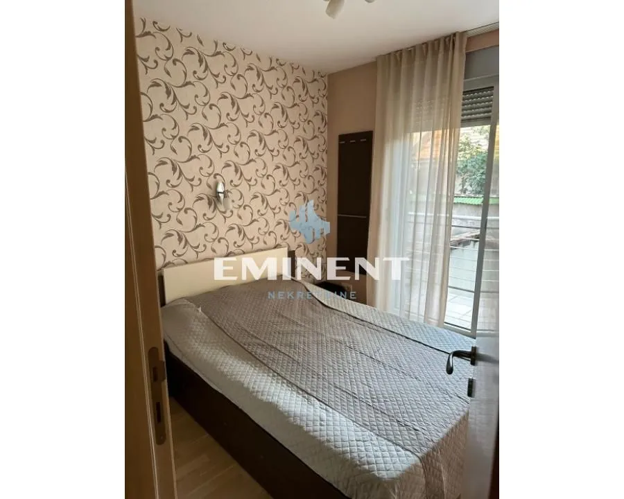 Rent, three bedroom apartment, 74m², Palilula Sve Podlokacije, Beograd