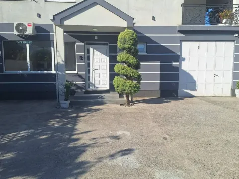 Rent, office space, 110m², Stari Aerodrom, Podgorica - image 3