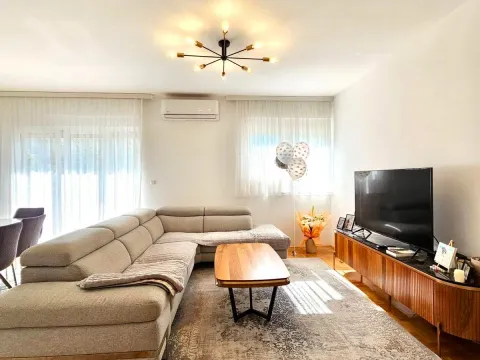 Prodaja, trosoban stan, 95m², Stari Aerodrom, Podgorica - image 3