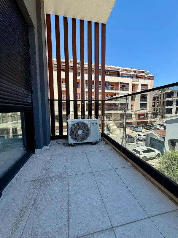 Prodaja, garsonjera, 33m², Momišići, Podgorica