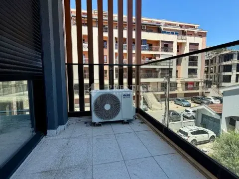Prodaja, garsonjera, 33m², Momišići, Podgorica - image 10