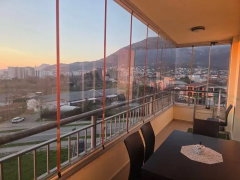 Izdavanje, dvosoban stan, 70m², Centar, Bar - image 15