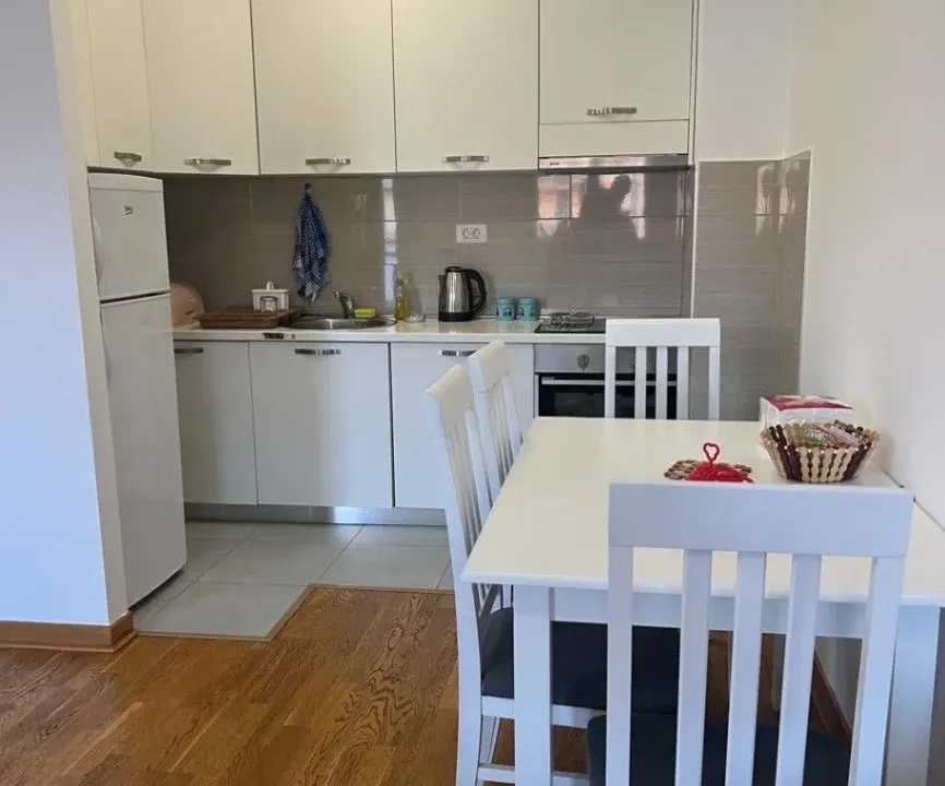 Izdavanje, jednosoban stan, 43m², City Kvart, Podgorica