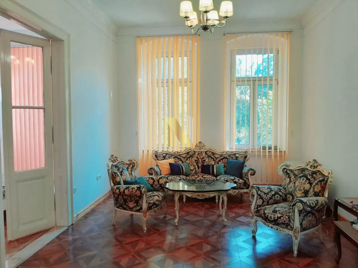 Izdavanje, dvosoban stan, 58m², Stari grad, Novi Sad