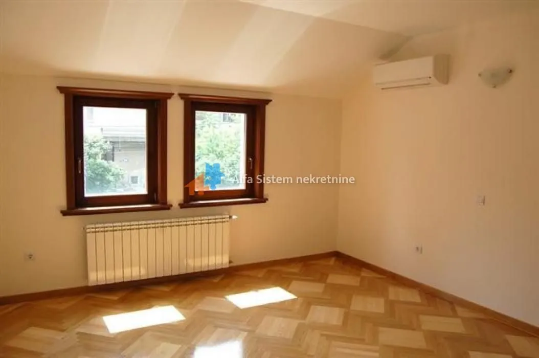 Izdavanje, stan, 300m², Savski Venac, Beograd