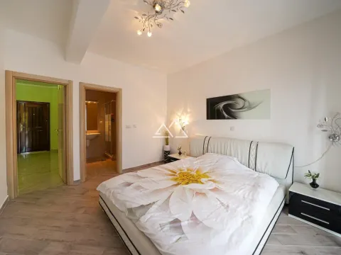 Sale, two bedroom apartment, 242m², Dobra Voda, Budva - image 14
