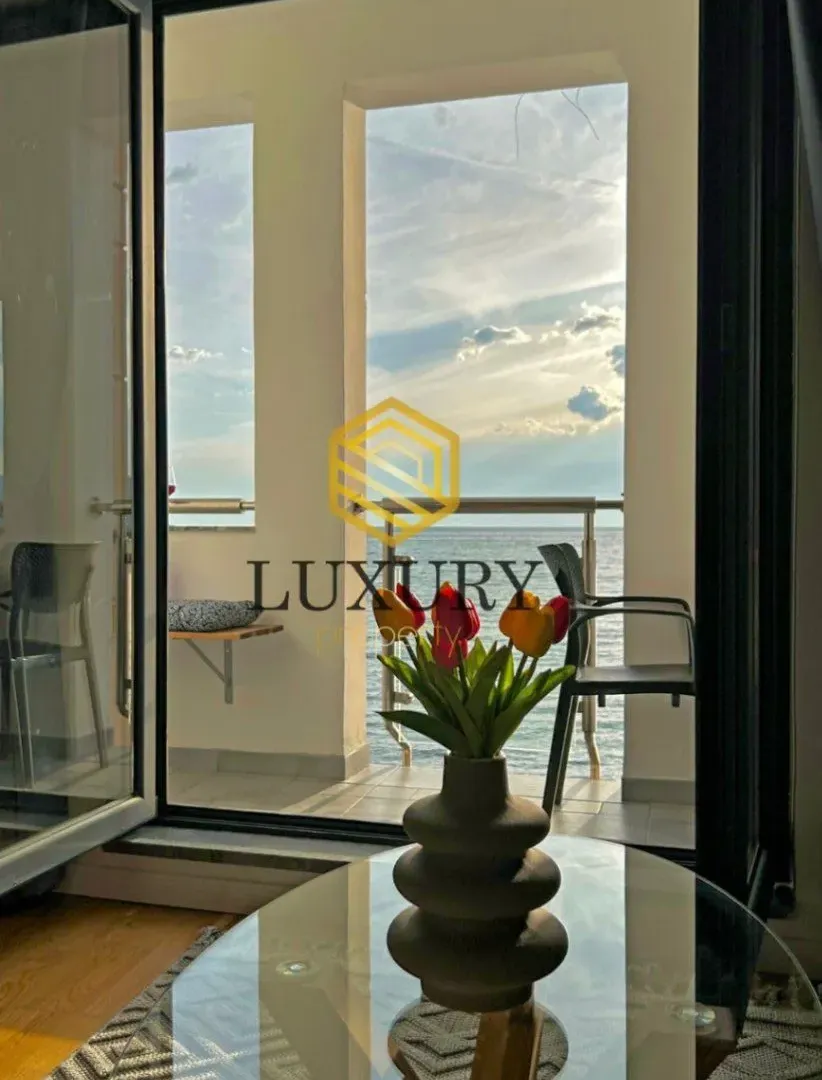Izdavanje, stan, 50m², Sveti Stefan, Budva