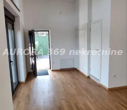 Rent, house, 247m², Sremska Kamenica, Petrovaradin - image 2