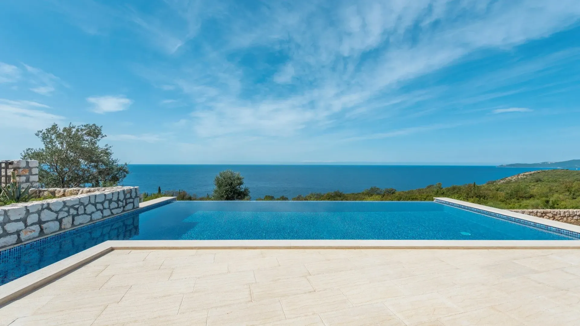 Sale, house, 256m², Drobni pijesak, Budva