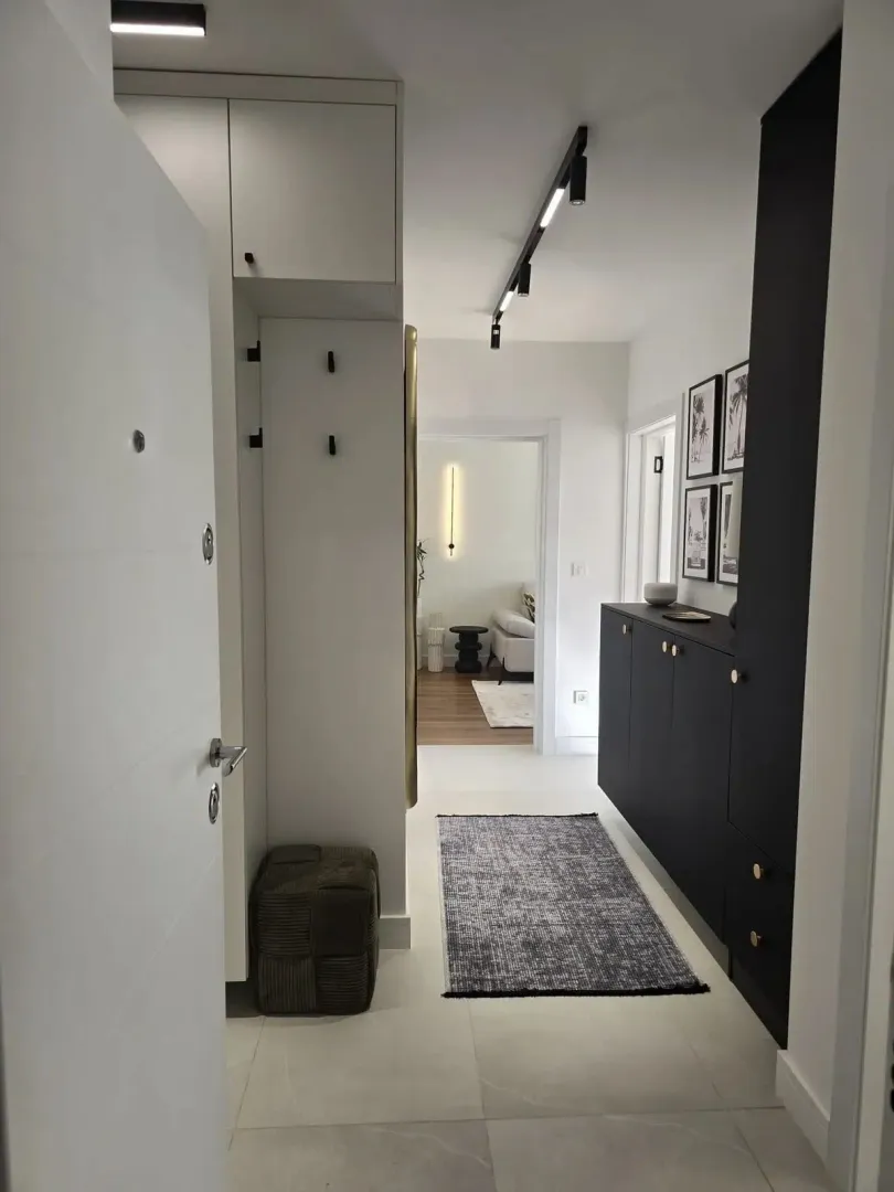 Prodaja, dvosoban stan, 72m², Centar, Tivat