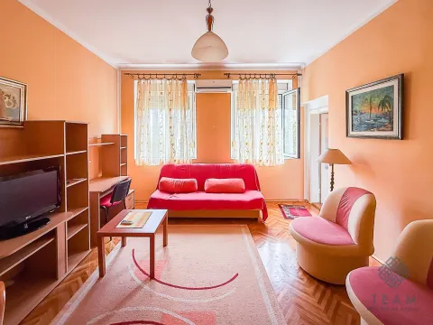 Izdavanje, kuća, 52m², Centar, Podgorica - image 4