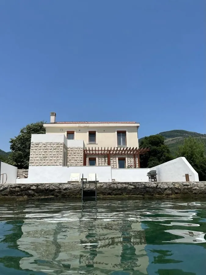 Sale, house, 110m², Bijela, Herceg Novi